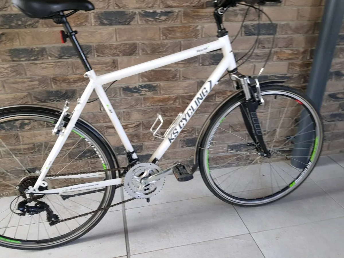 Hybrid bike - Image 1