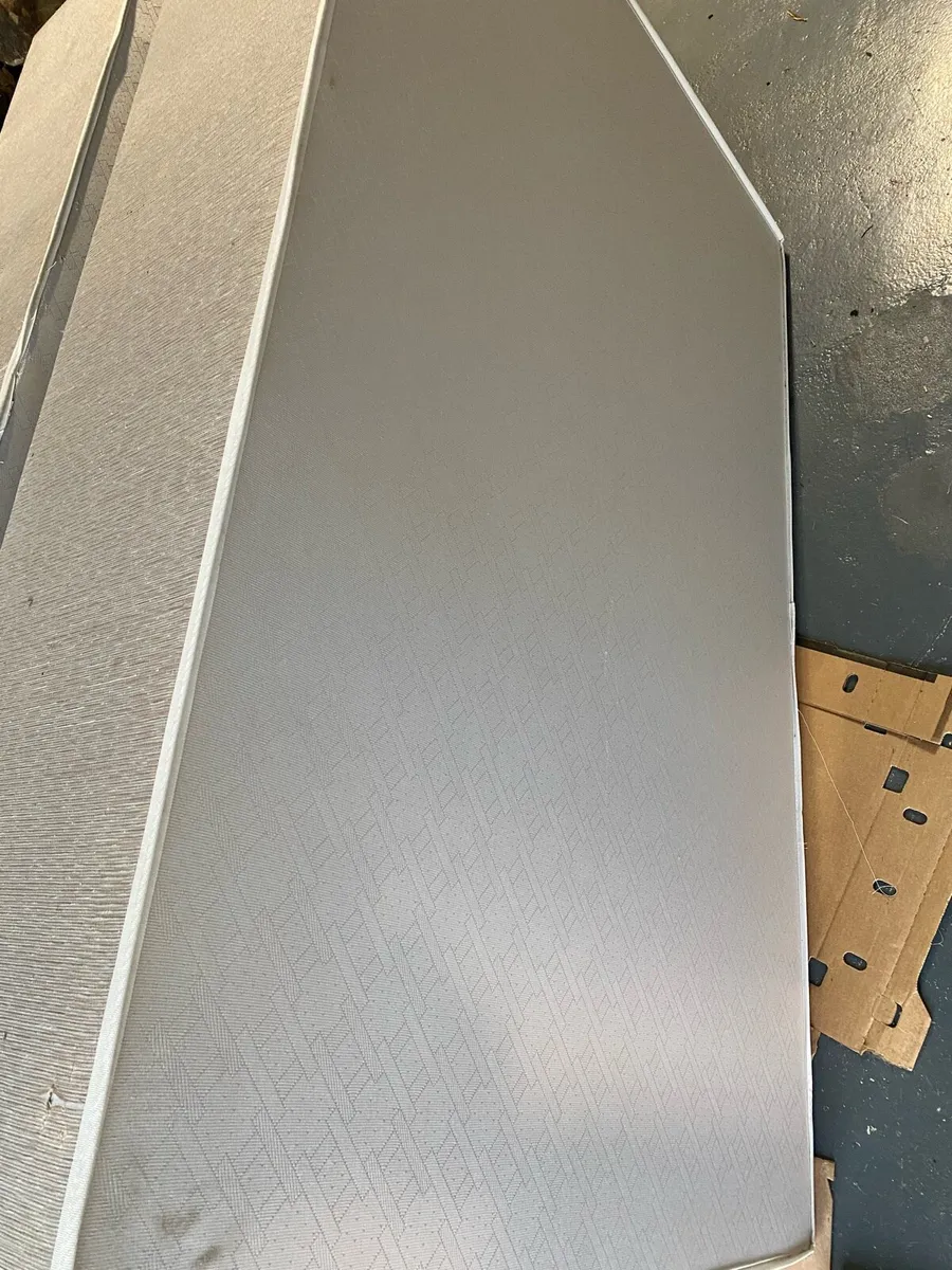 Queen Bed Divan Base 5ft Wide & Headboard. - Image 4