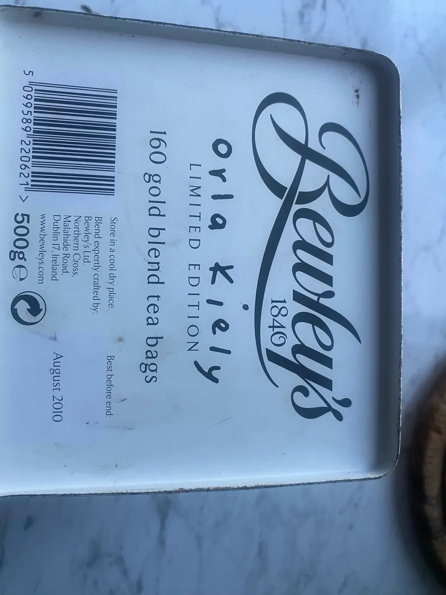 Bread bin and biscuits tins - Image 3