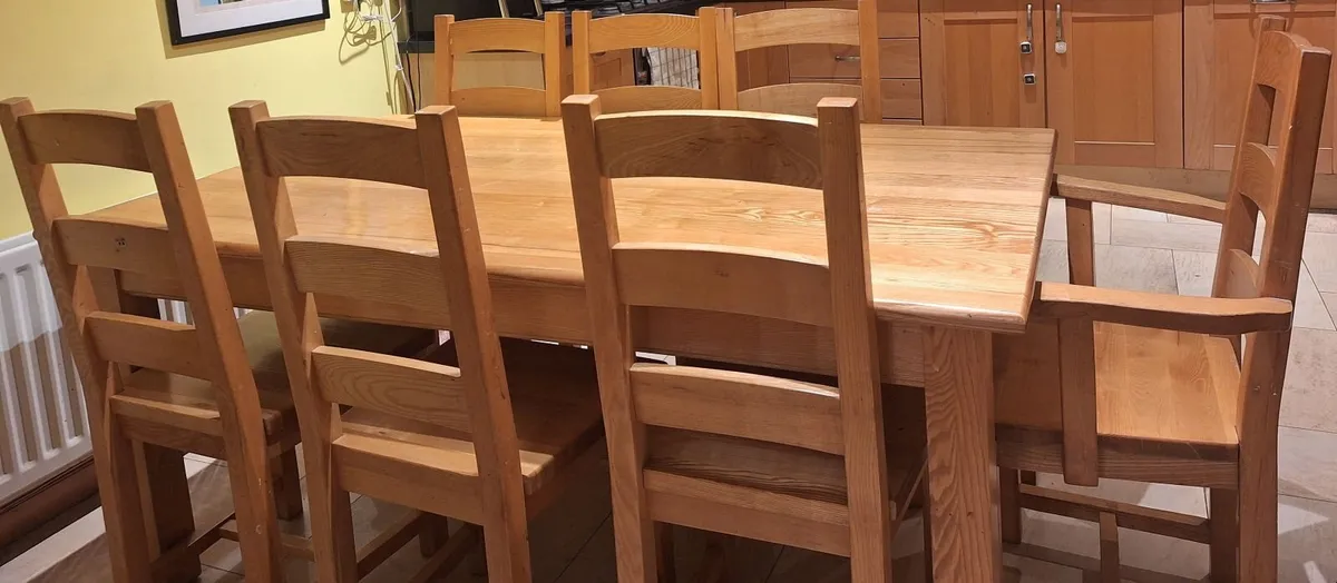 Solid pine kitchen table and chairs - Image 2