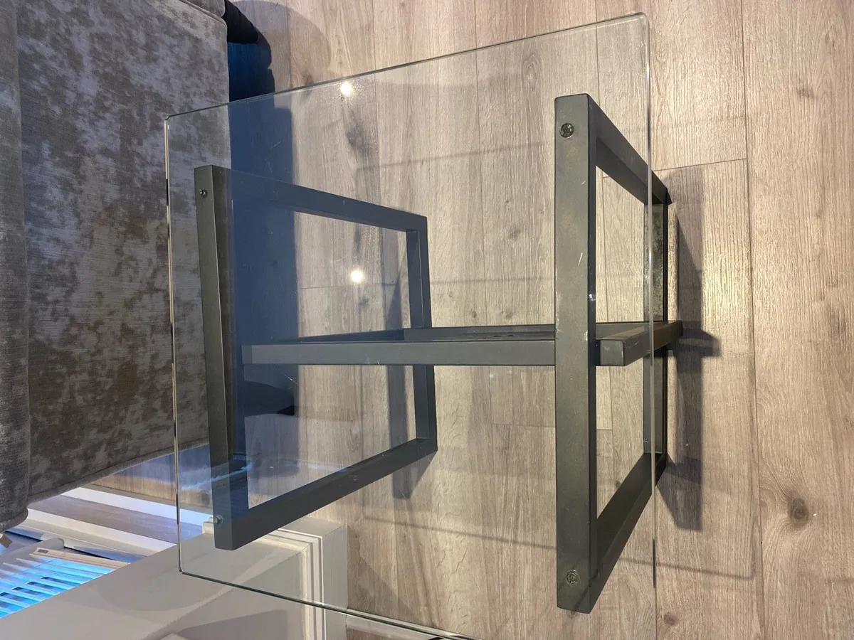 Table/ lamp / side table - Image 2