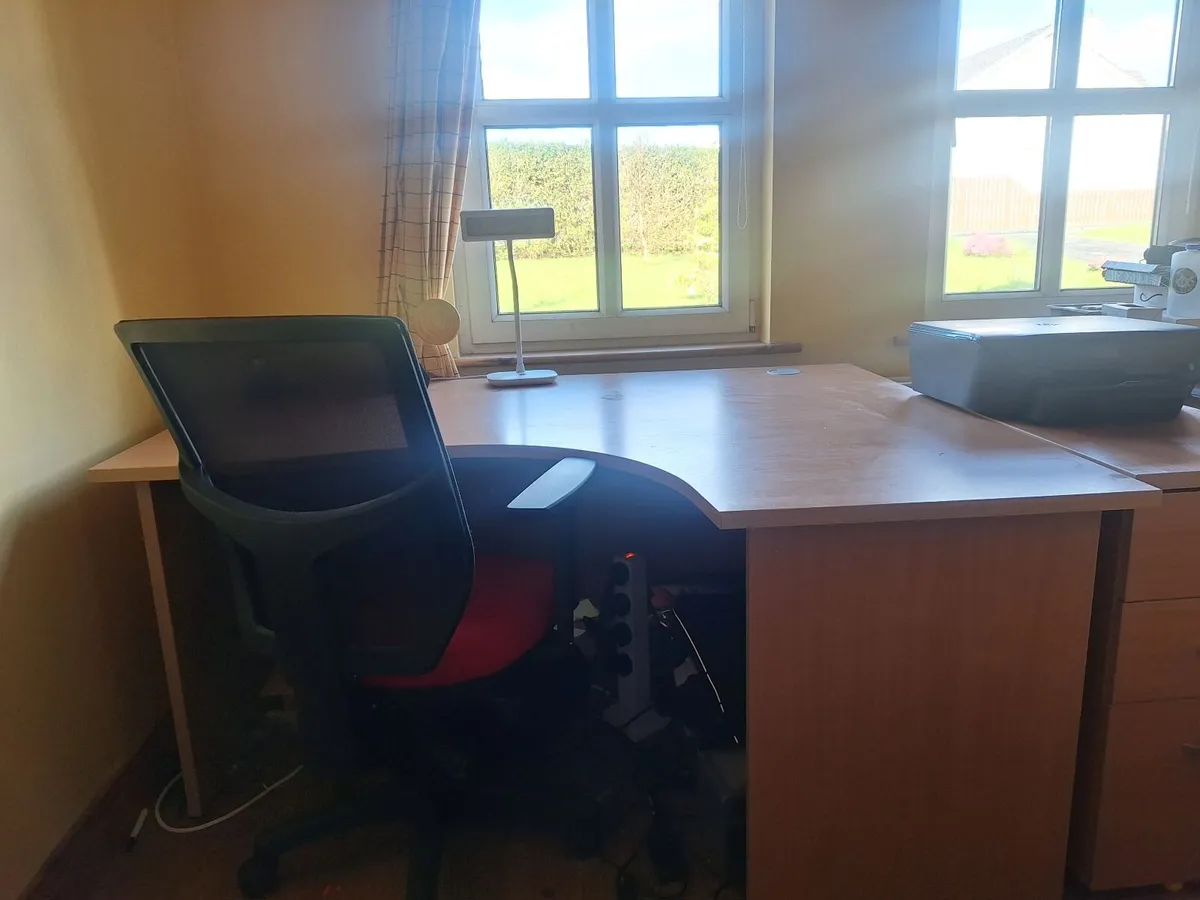 Office desk, office chair and set of drawers - Image 4
