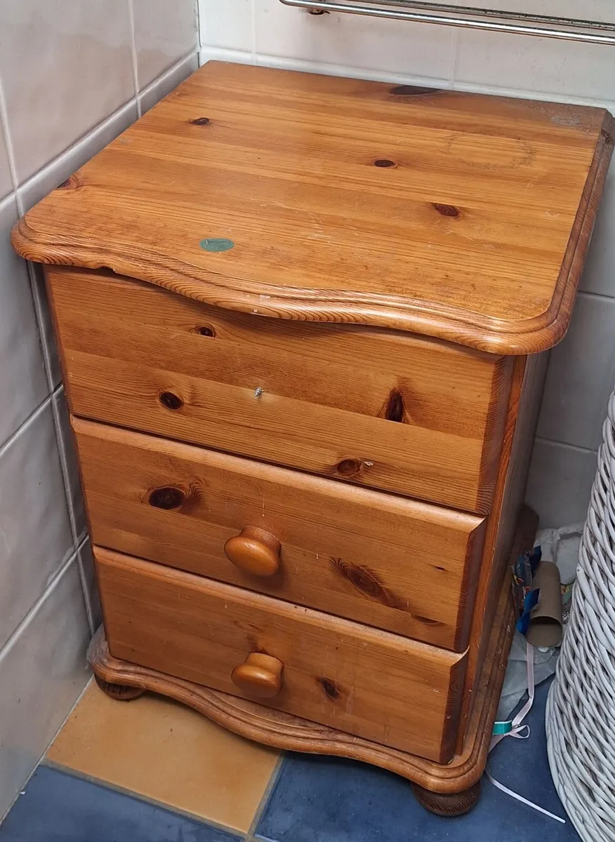 Solid pine wardrobe, bedside locker and dresser - Image 2