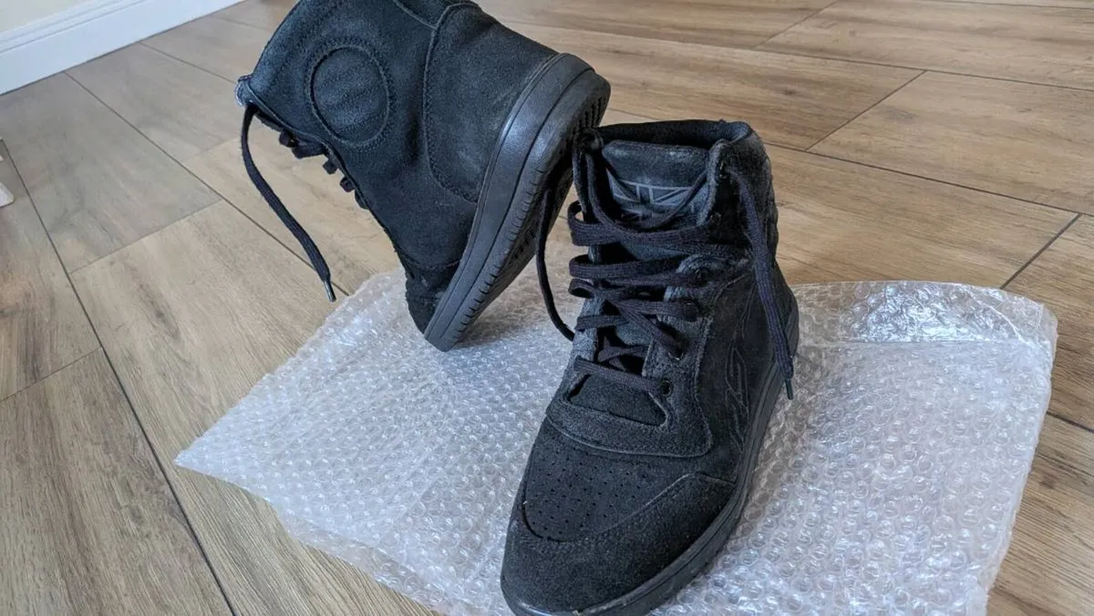 Motorcycle clothing - Image 4