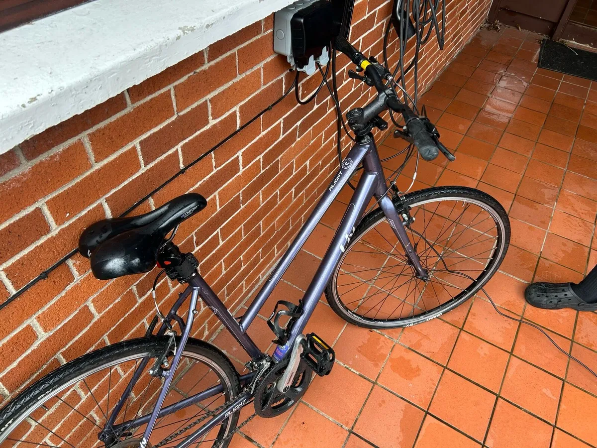 Giant Liv Ladies Bicycle - Image 2