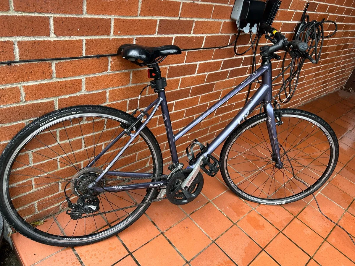 Giant Liv Ladies Bicycle - Image 3