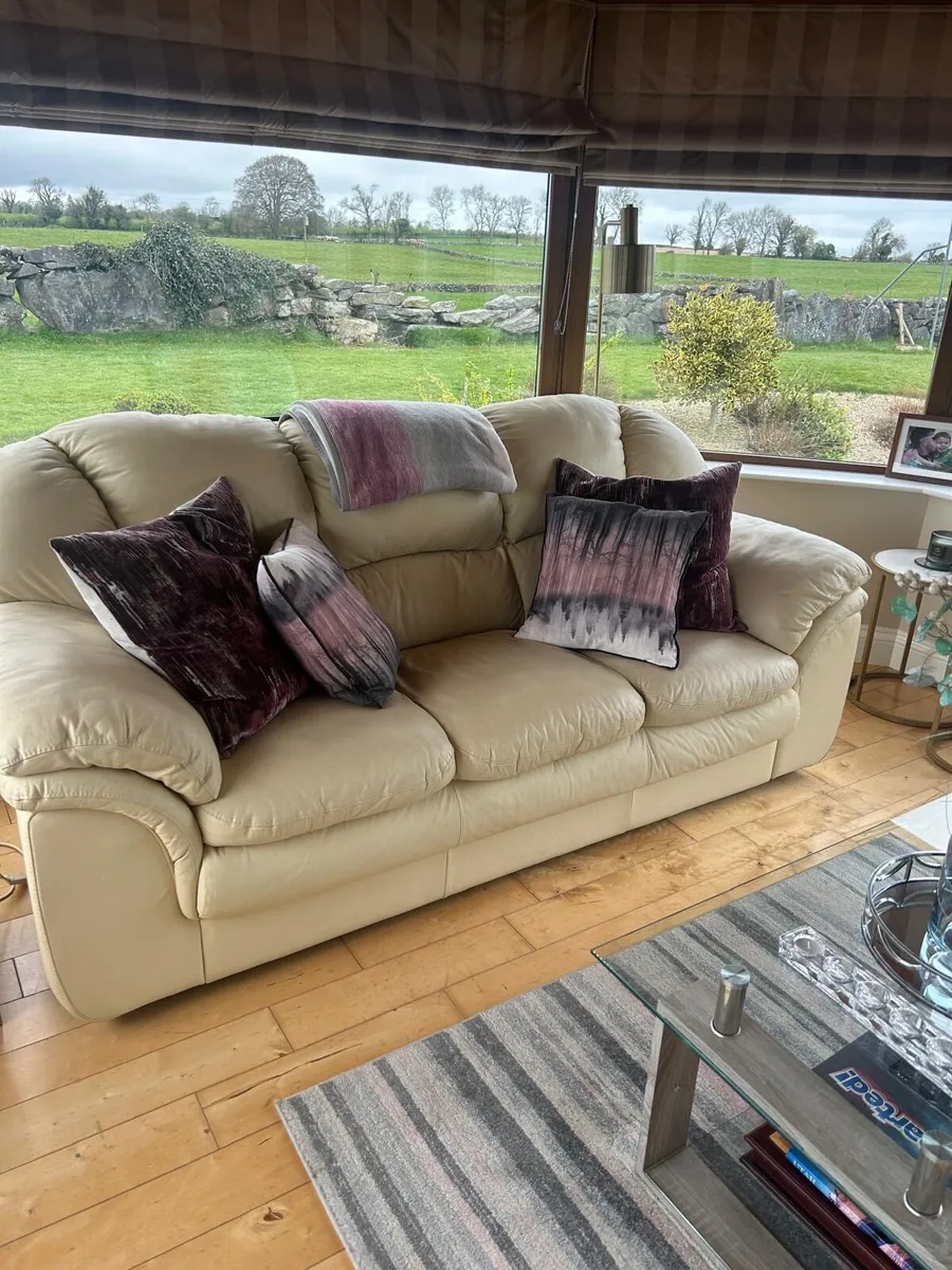 Cream Leather suite - Image 1