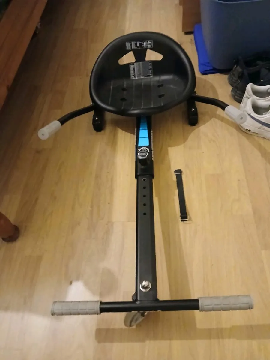 Hoverboard seat - Image 1
