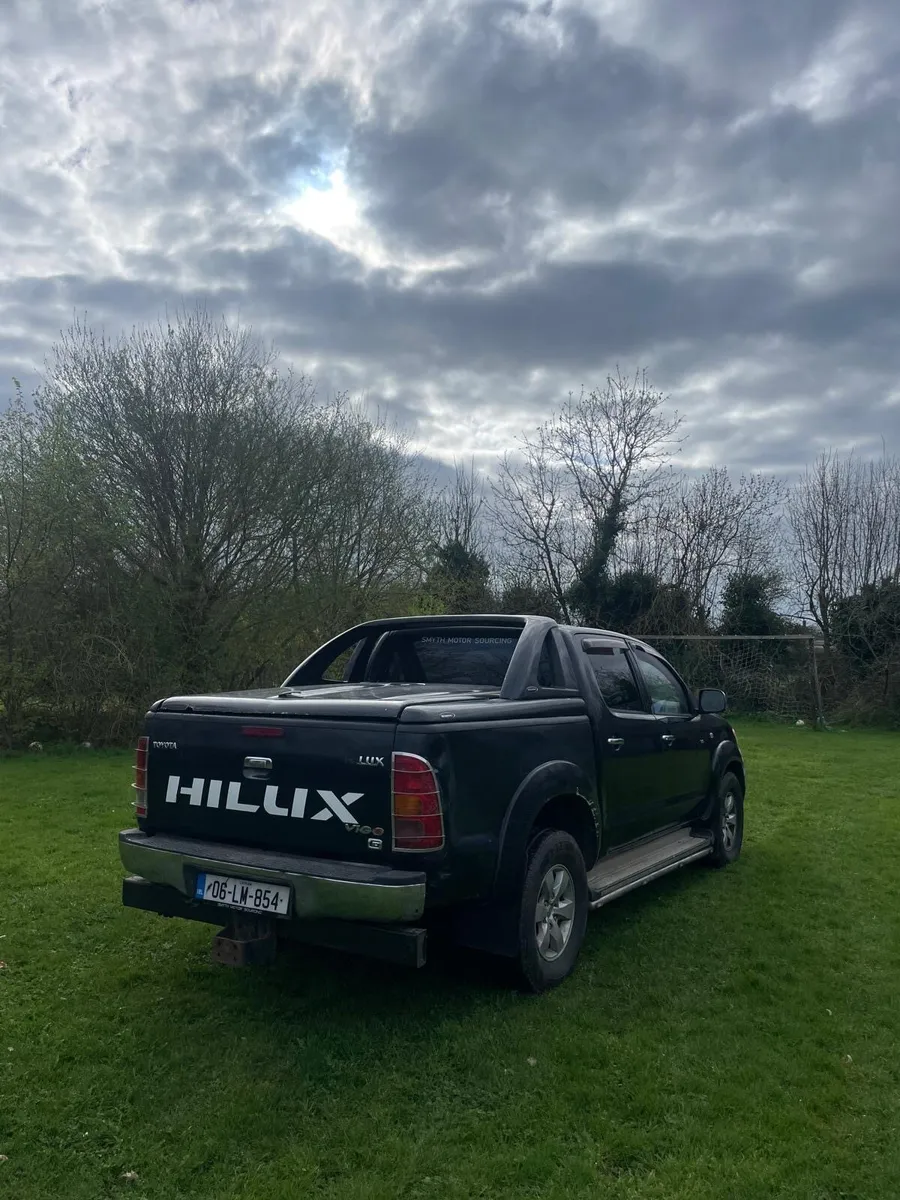 Toyota Hilux Vigo - Image 2
