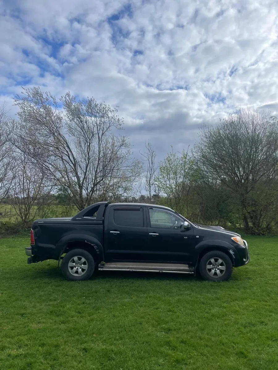 Toyota Hilux Vigo - Image 3