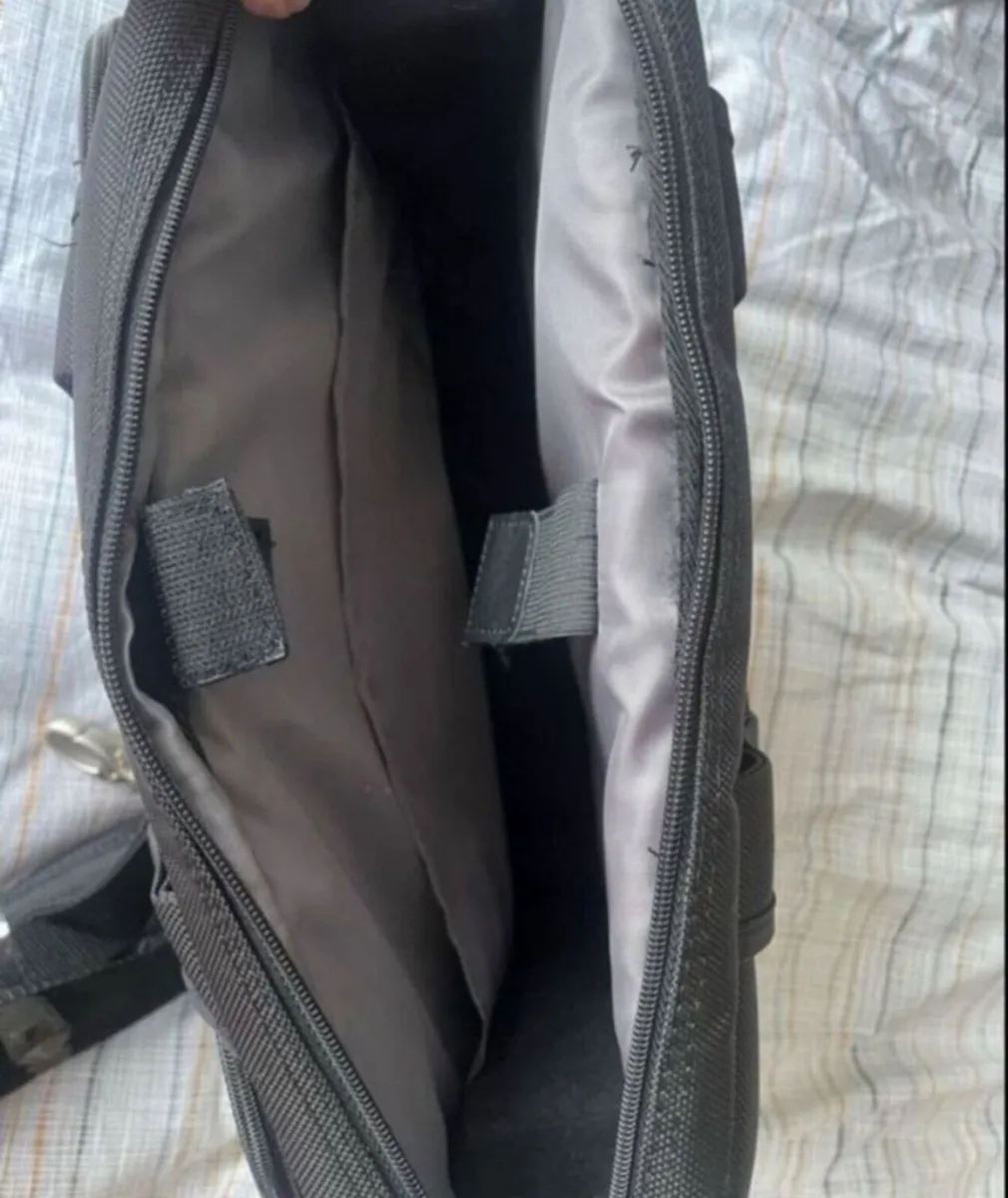Laptop bags 16 euro each - Image 2