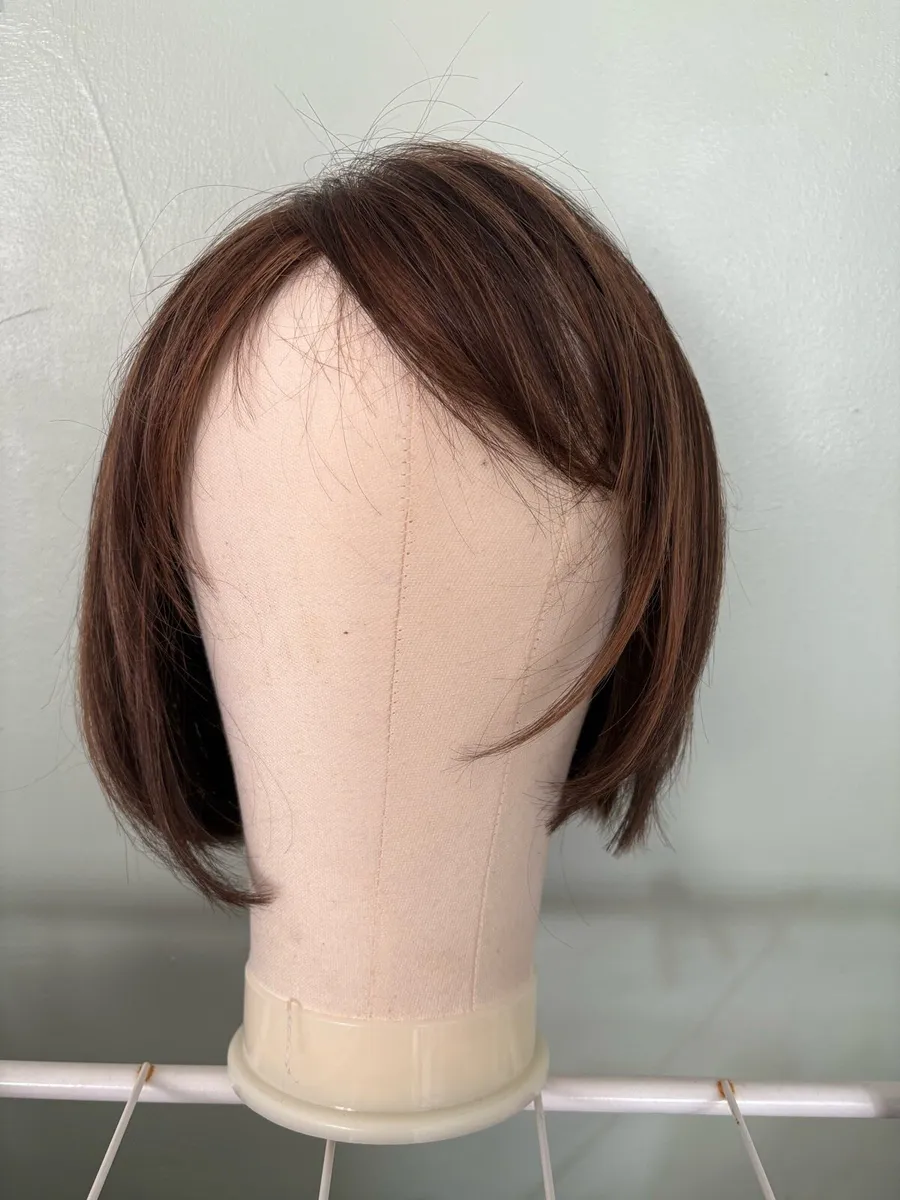 Ladies wig - Image 3