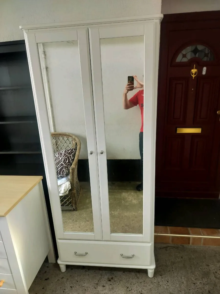 Wardrobe Tyssedal - Image 1