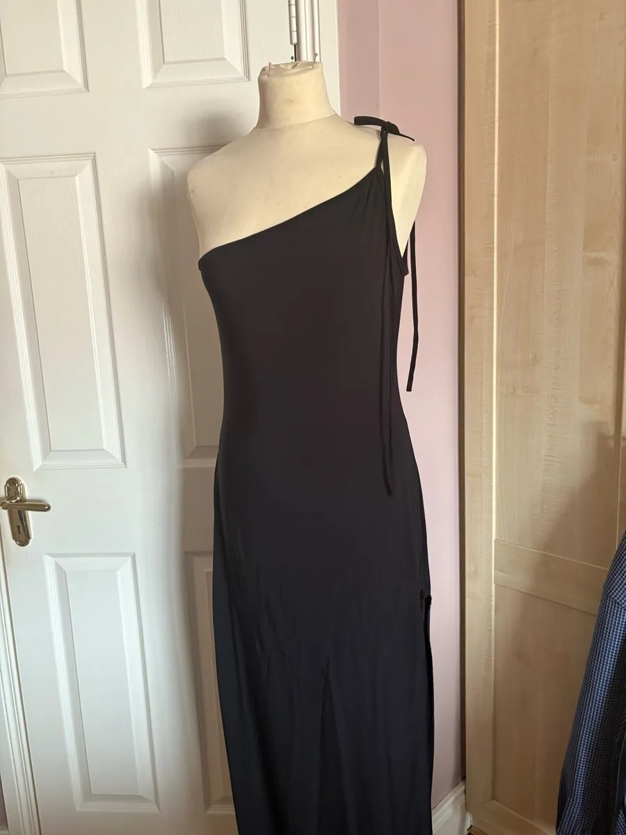 Ladies dress - Image 3