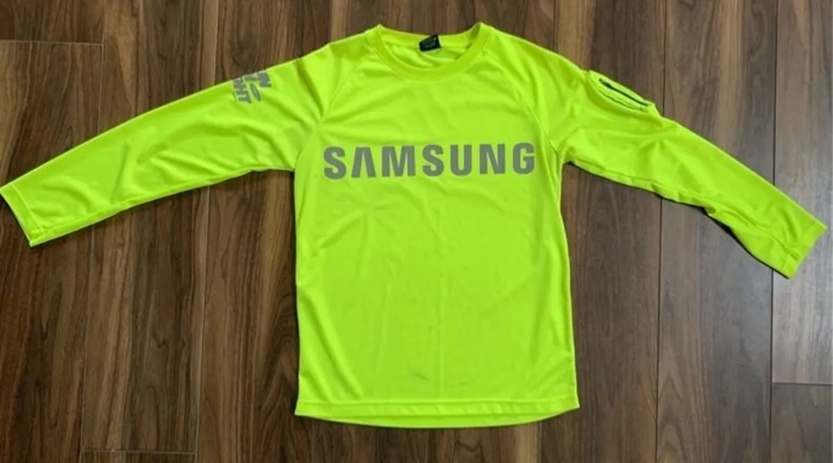 Sportswear Ladies/Mens Samsung Top: Medium