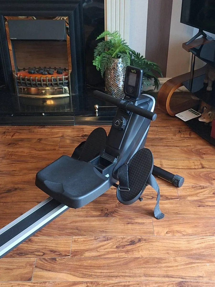 “Opti Rowing Machine – Great Condition - Image 1