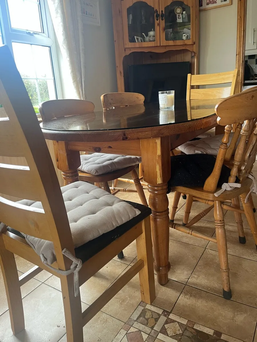 Dining table - Image 1