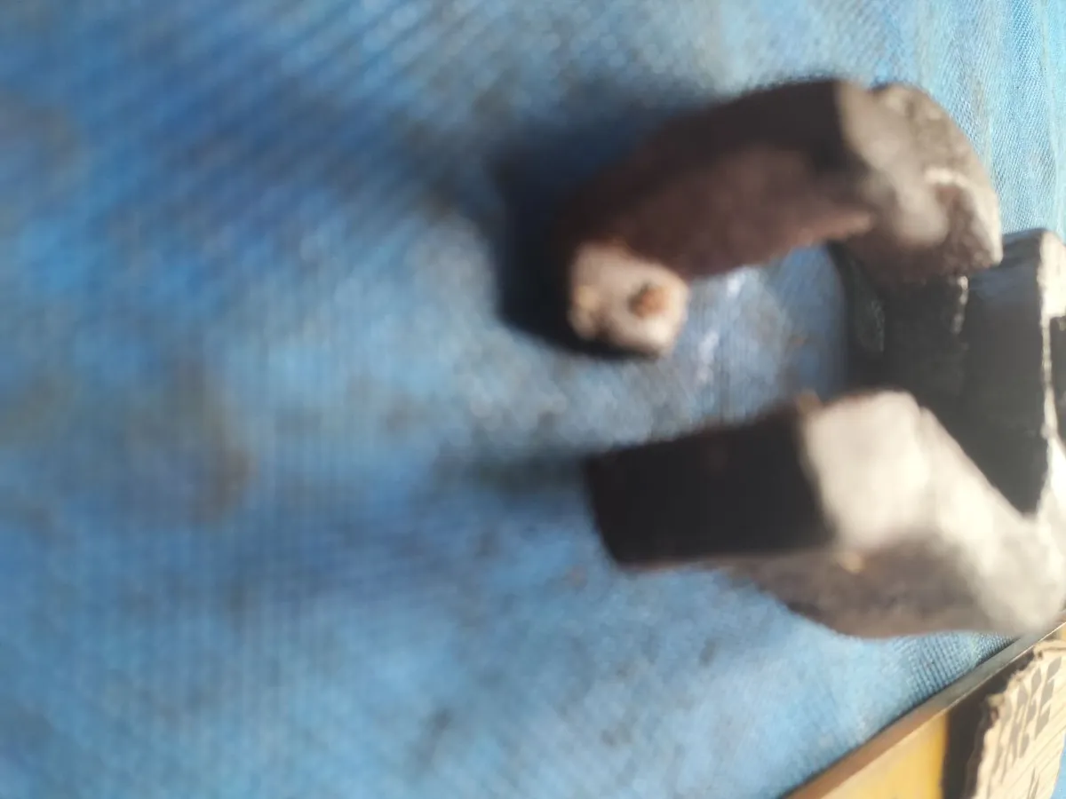 Blacksmiths Box Tongs - Image 2