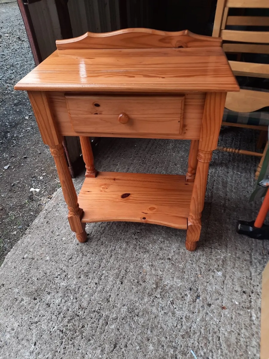 Occasional table - Image 1