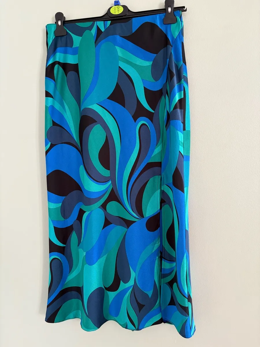 Ladies skirt - Image 2