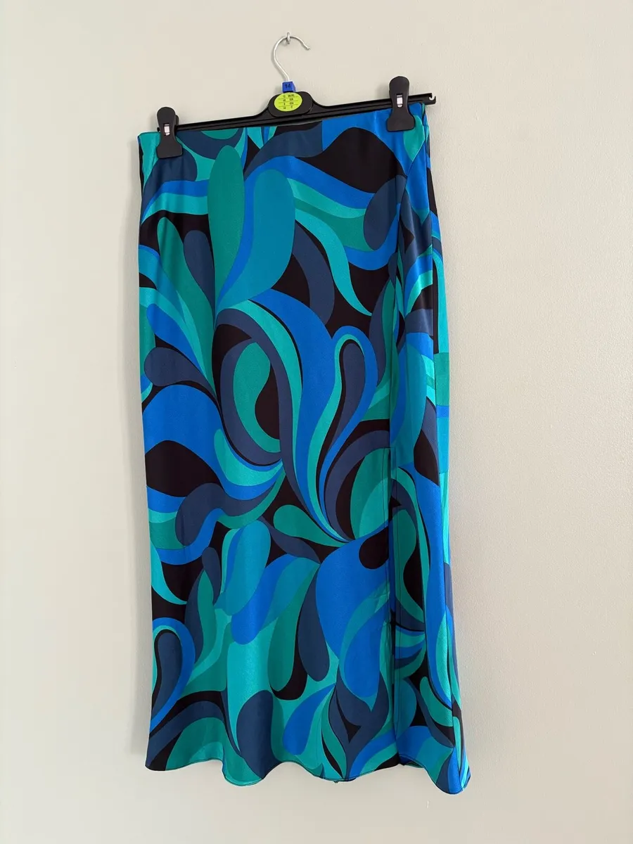 Ladies skirt - Image 1