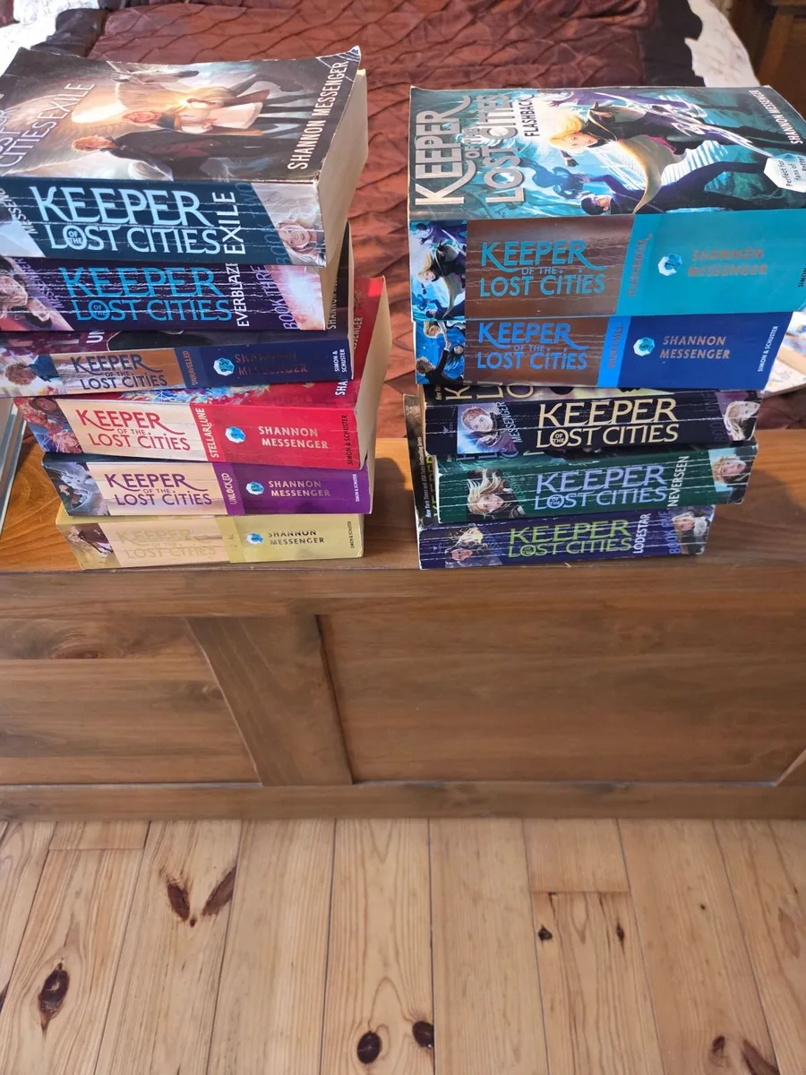 KEEPER OF THE LOST CITIES 11 BOOK SET - Image 1