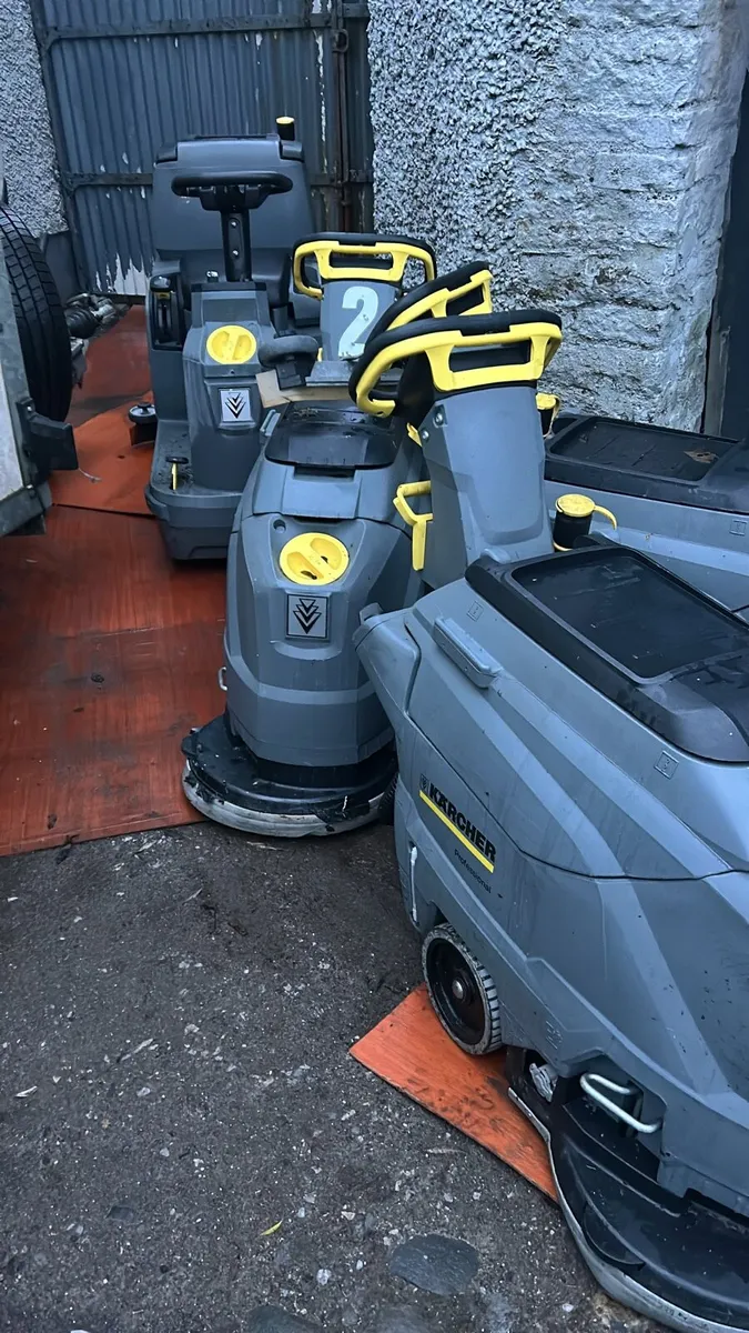 Scrubber dryer floor cleaner - Image 2