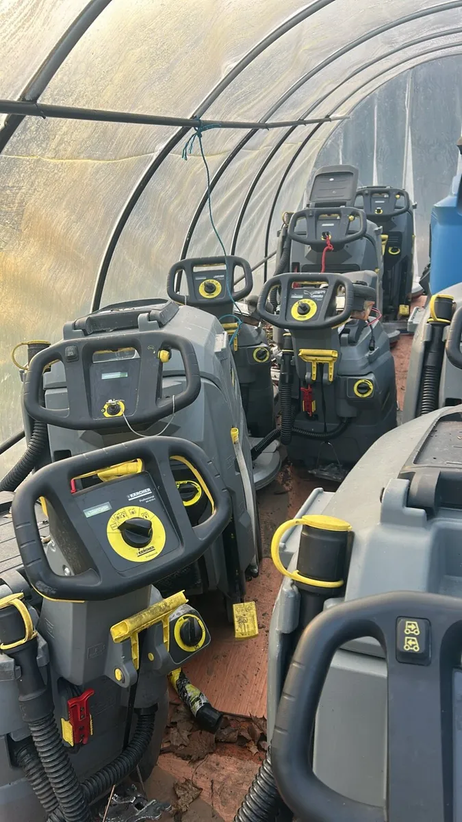 Scrubber dryer floor cleaner - Image 3