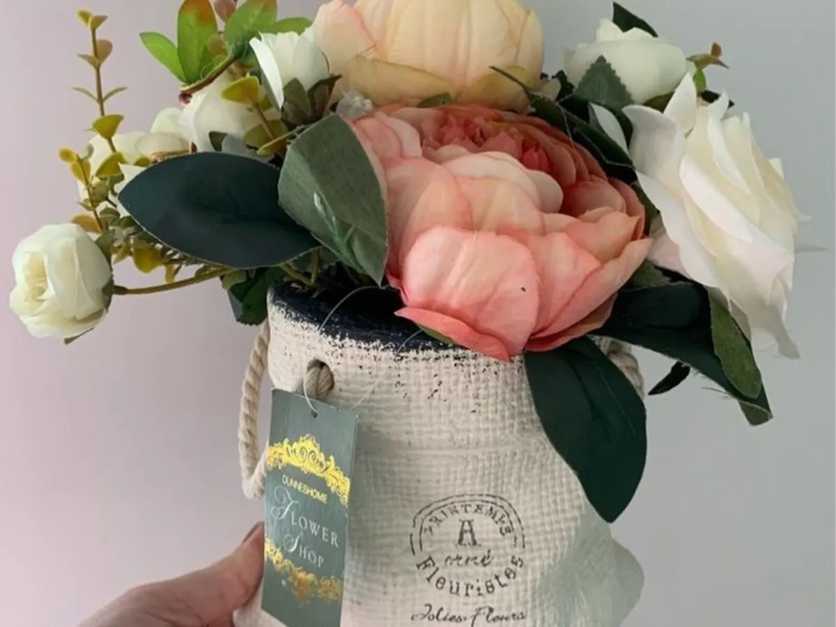 NEW Artificial Flower Ceramic Bag - Gorgeous Gift! - Image 3