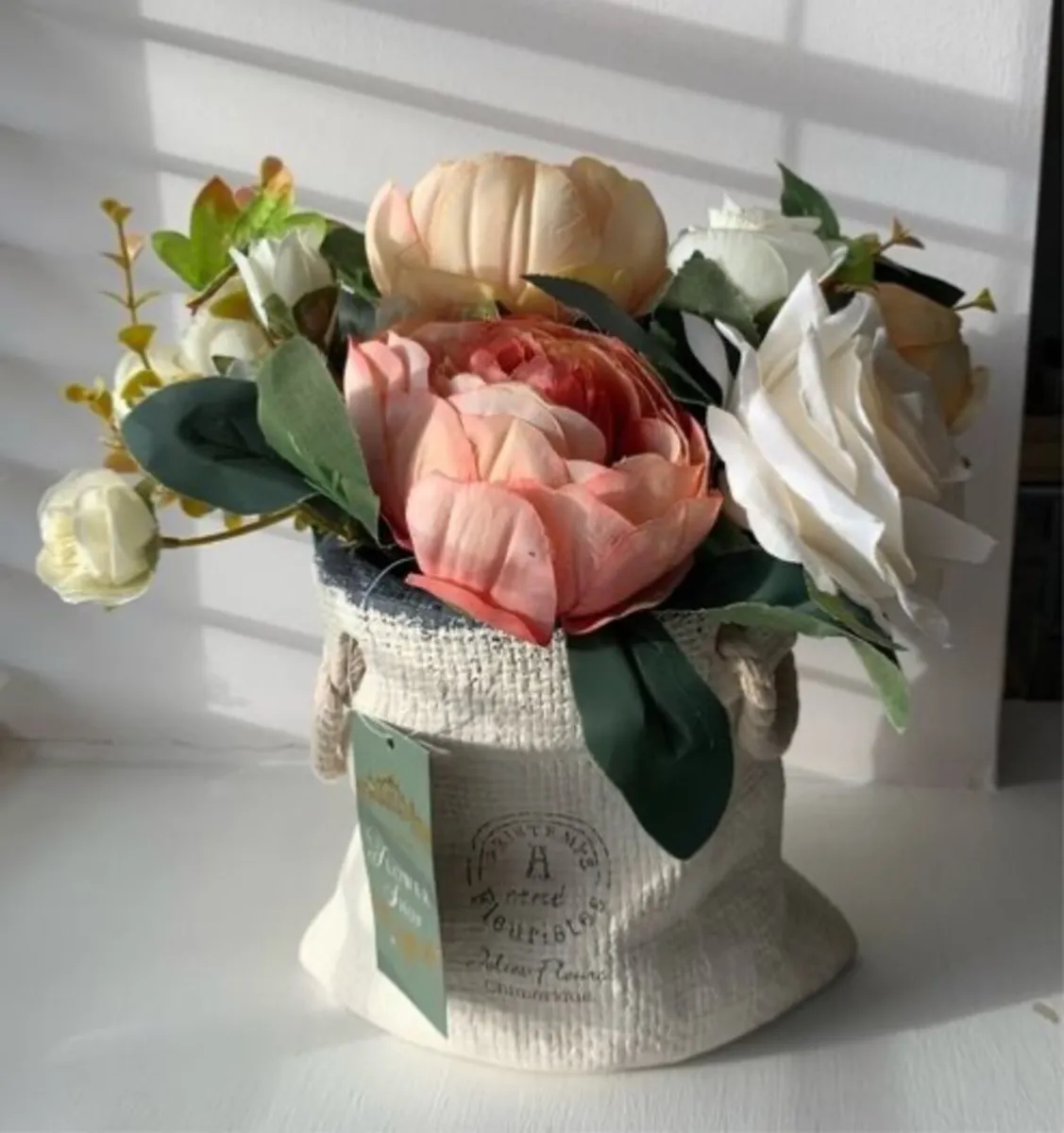 NEW Artificial Flower Ceramic Bag - Gorgeous Gift! - Image 1
