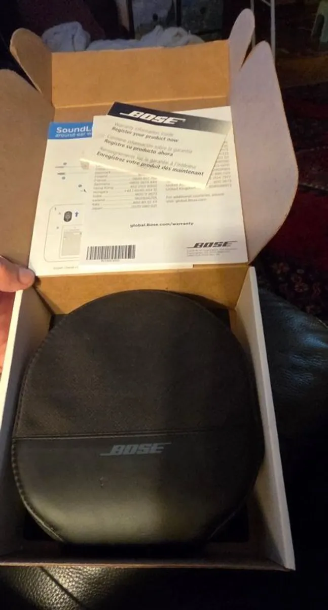 Bose SoundLink Around-Ear Wireless Headphones II Black - Image 3