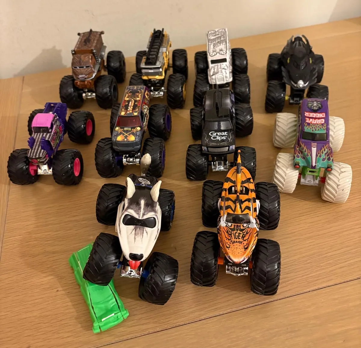 HOT WHEELS MONSTER TRUCKS DIE CAST X 10 - Image 3