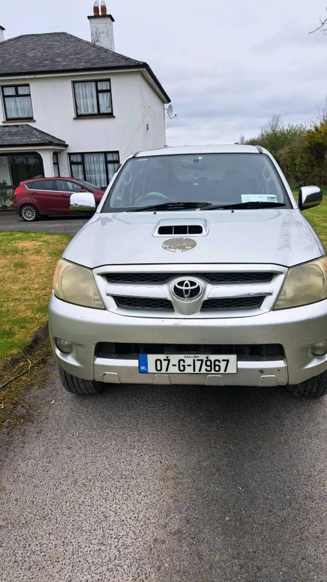 Toyota Hilux - Image 4