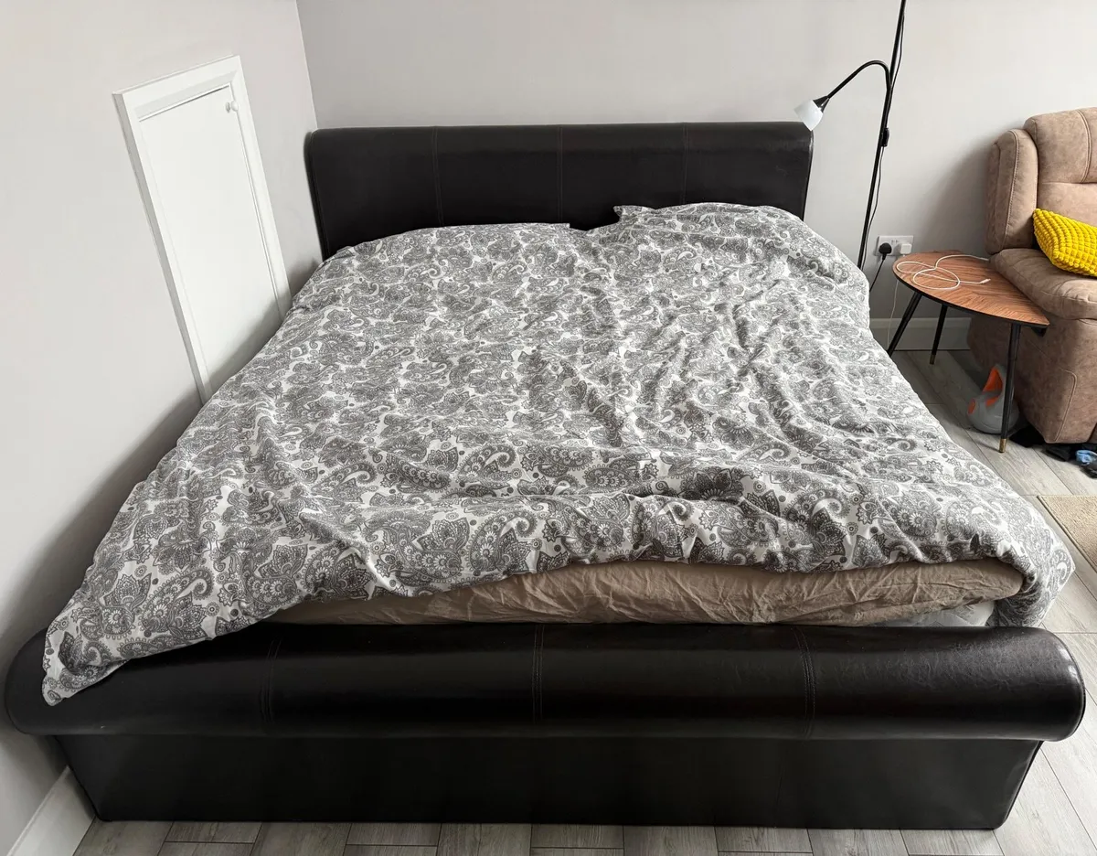 Super King Sized Bed for sale - Image 2