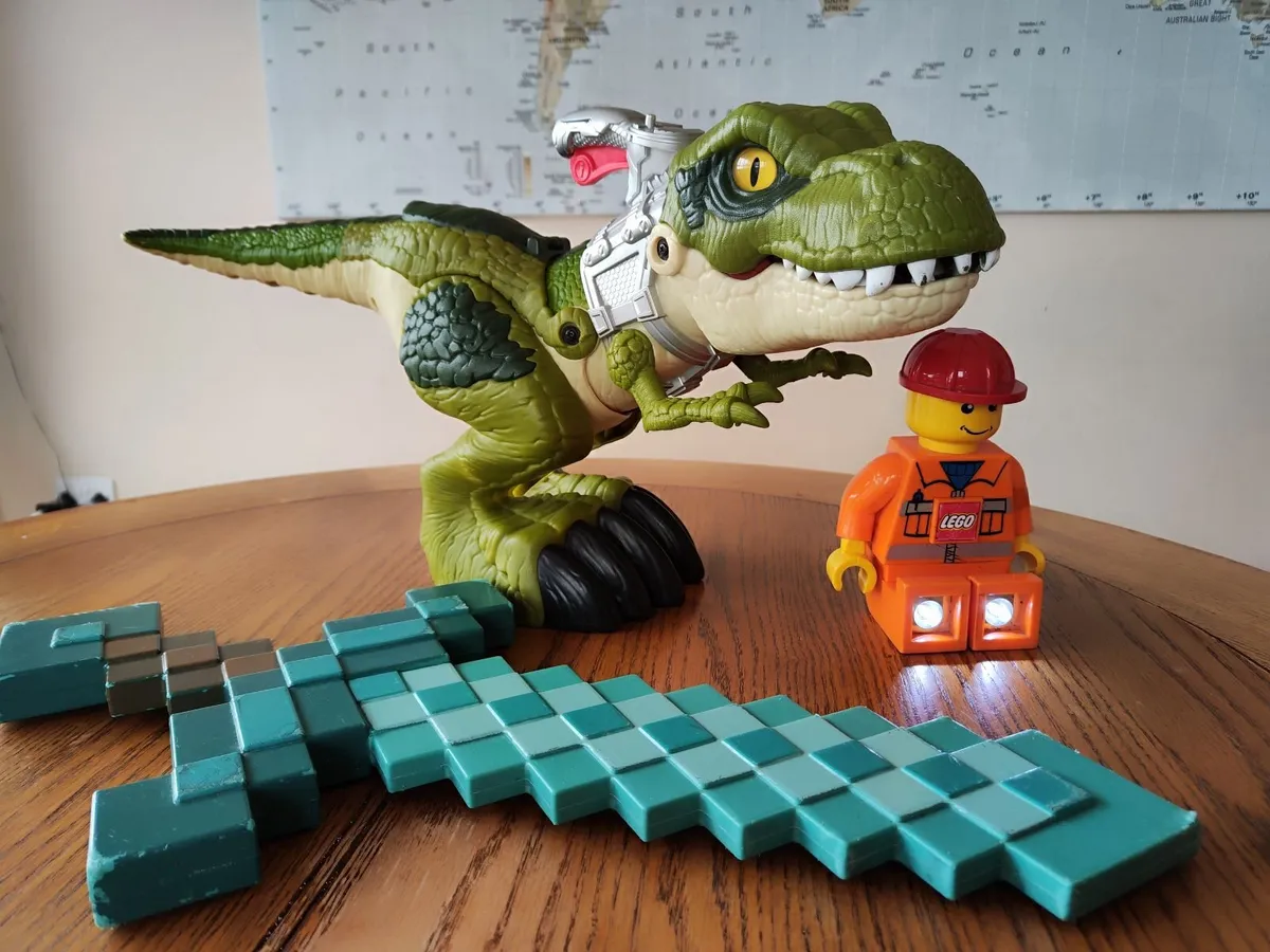 Cool Dinosaur, lego figure light, Minecraft sword - Image 3