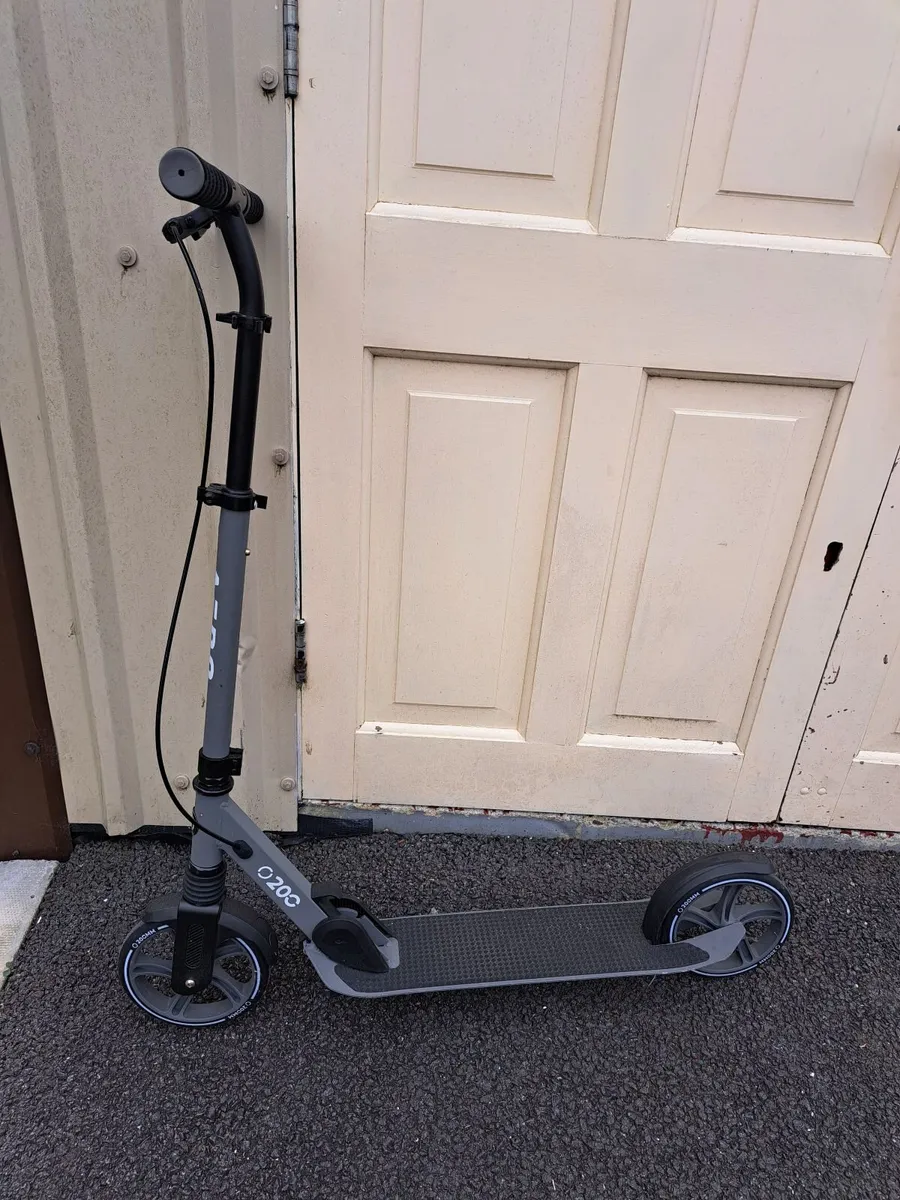 Scooter - Image 1