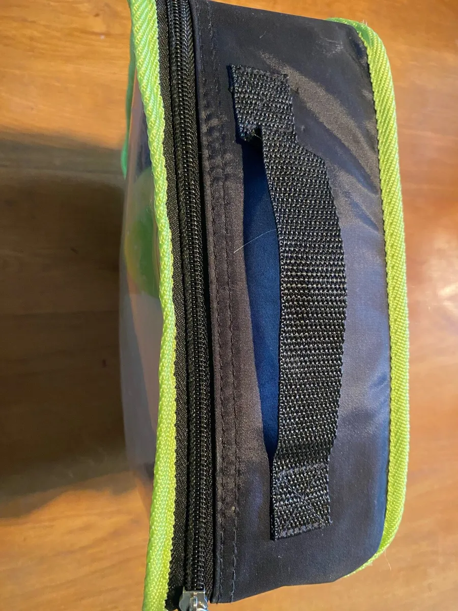 M&S 4 piece Picnic Set and crossbody Coolbag - Image 2