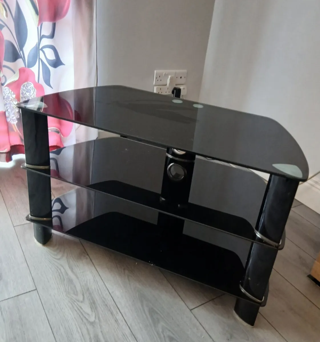 Tv table - Image 1