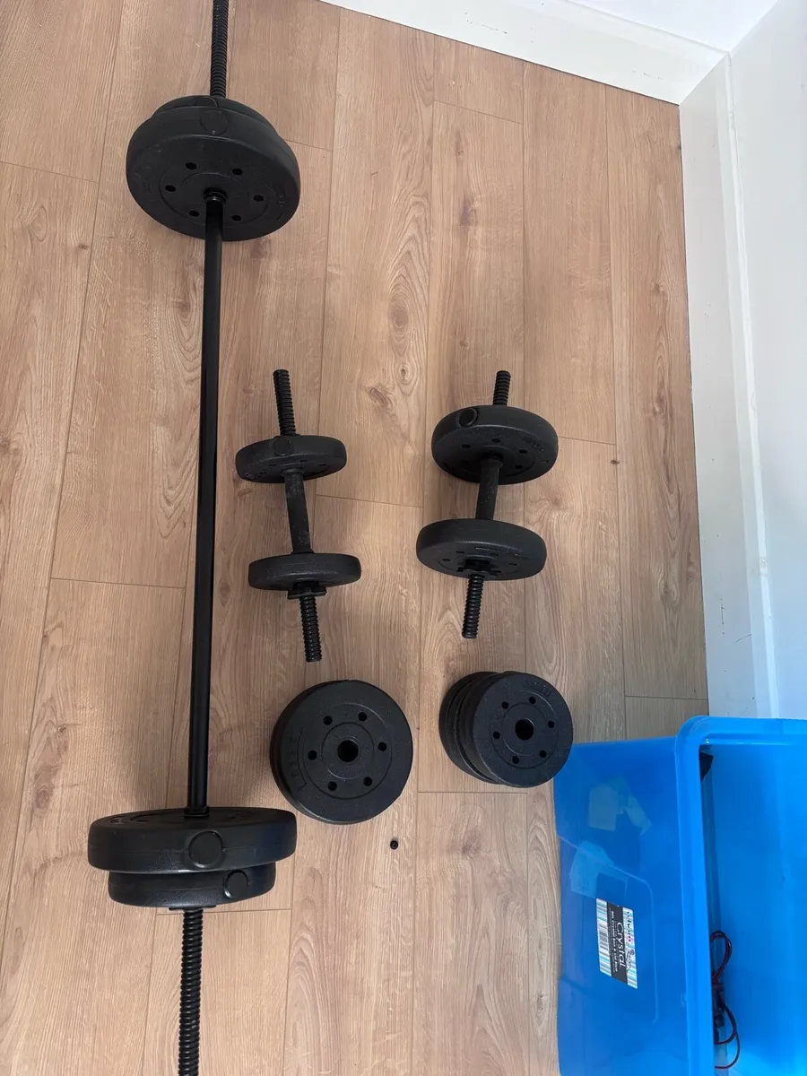 Barbell and dumbbell set - Image 1