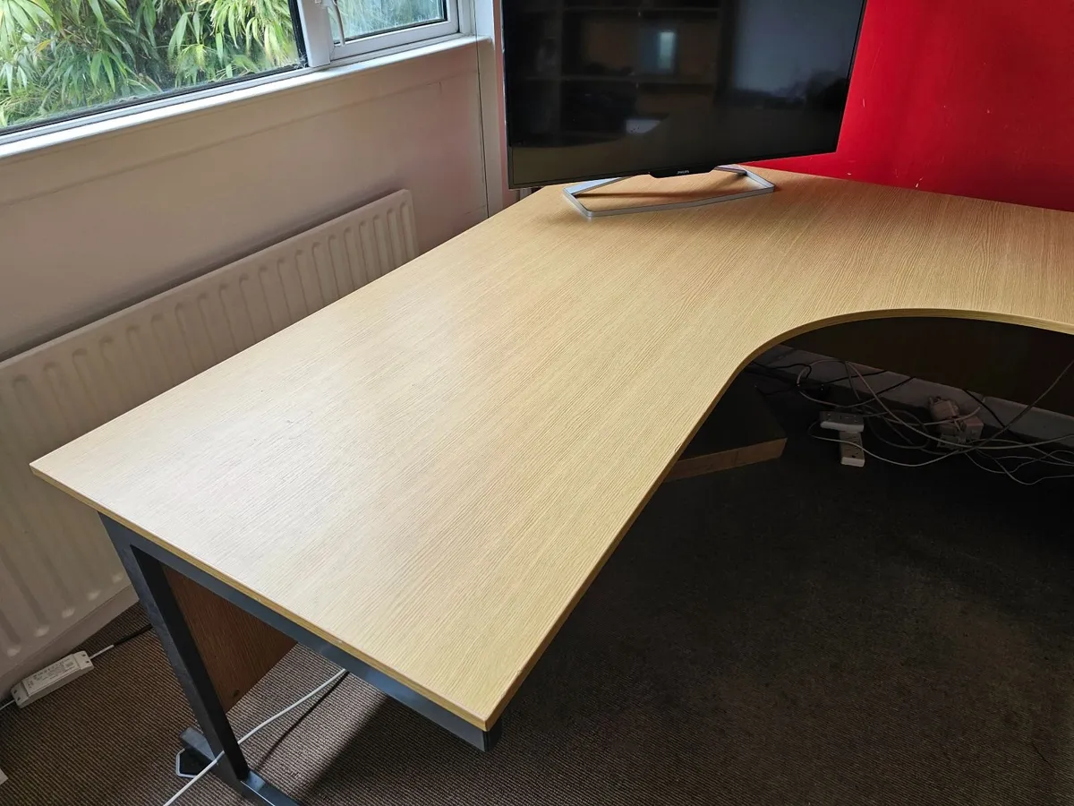 Large office desk table workbench wraparound - Image 2