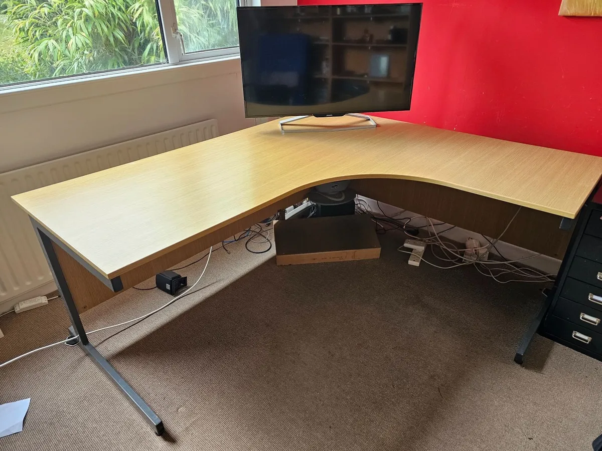 Large office desk table workbench wraparound - Image 1