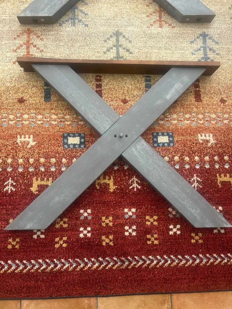 Table and Chairs - Image 3