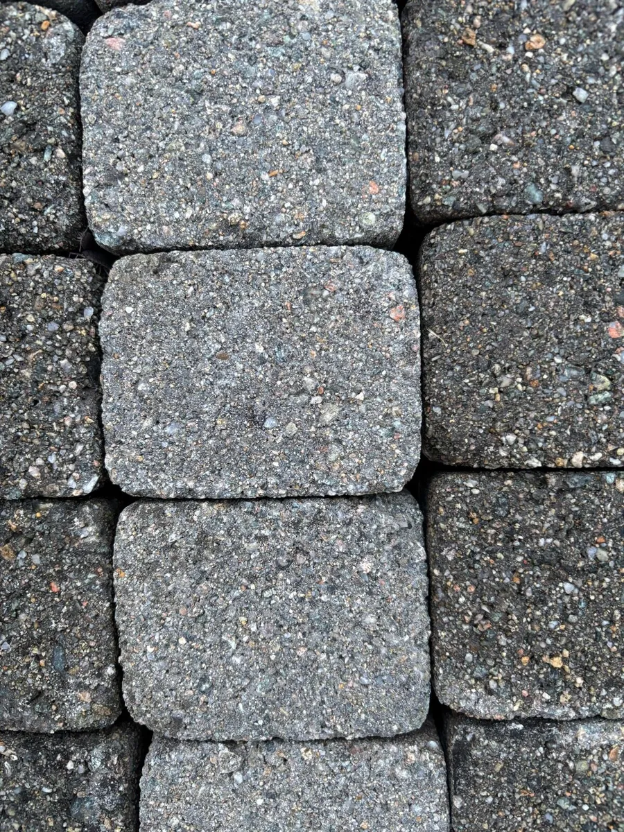 Cobble stones - Image 1