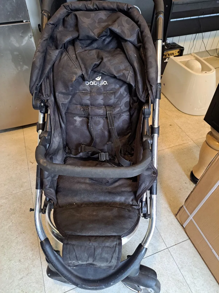 Single and Twin Buggies with pumped wheels - Image 4