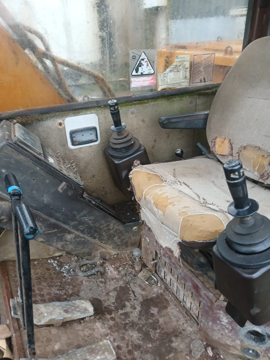 Case 688 Excavator 12 tonne - Image 3