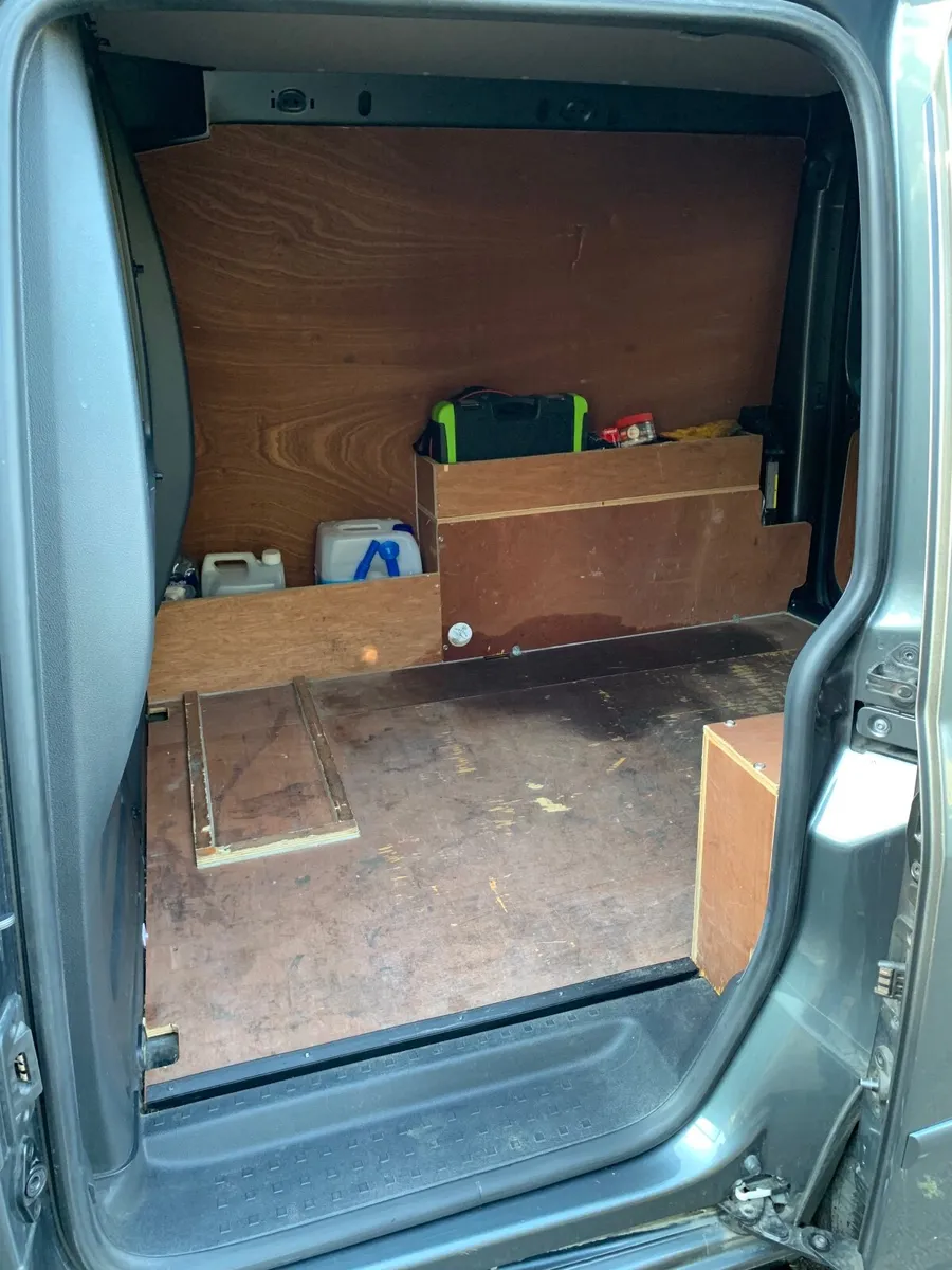 Volkswagen Caddy 2020 - Image 2