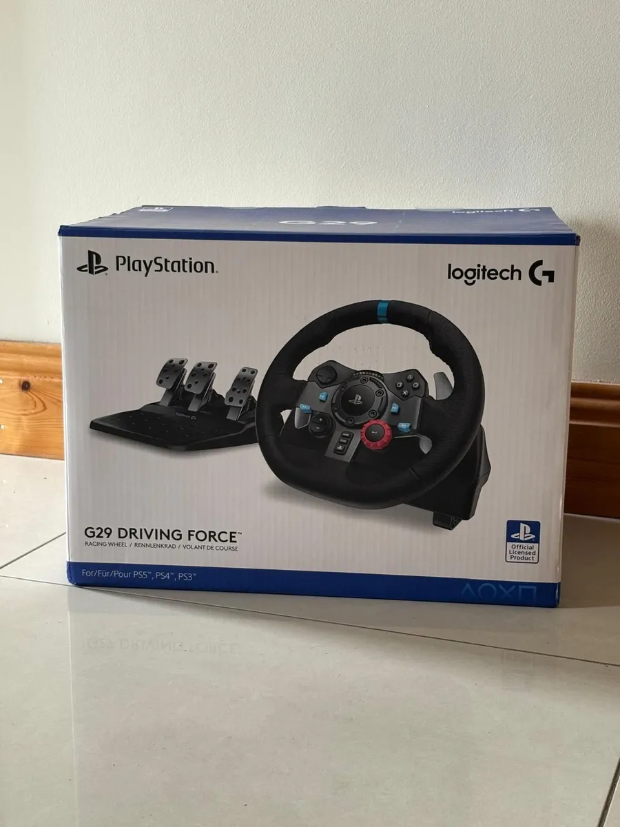 PlayStation 5 seat and steering wheel - Image 2
