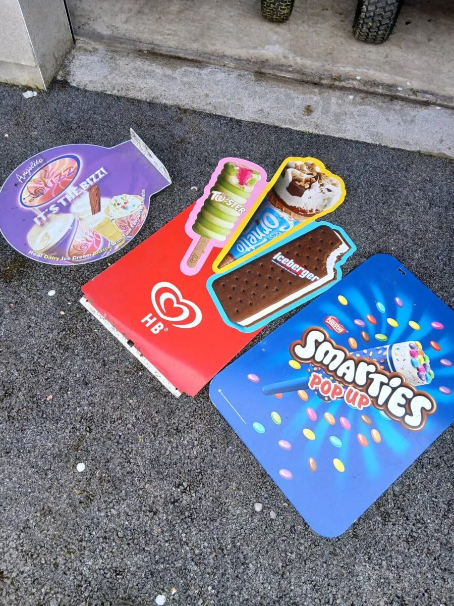 Few icecream signs