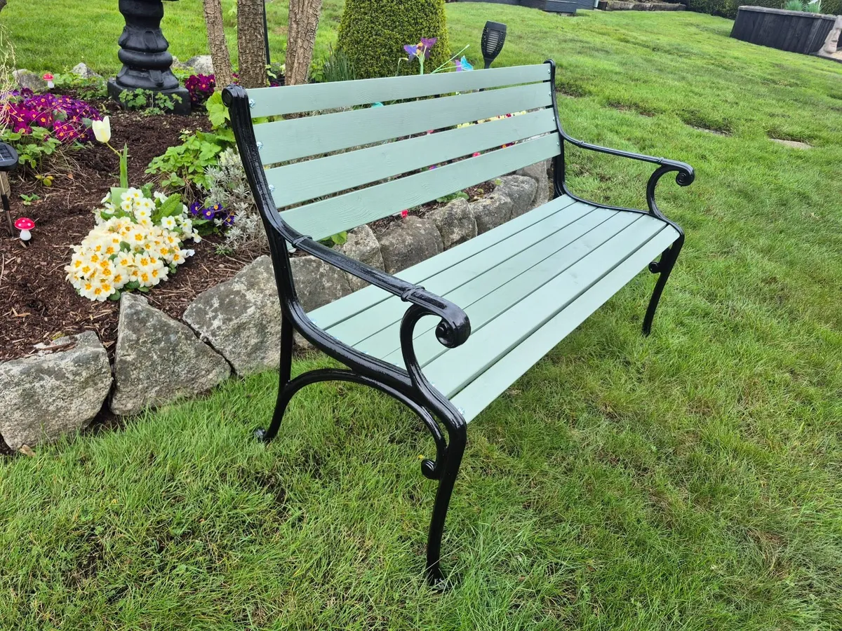Cast iron Garden benches (4) - Image 1