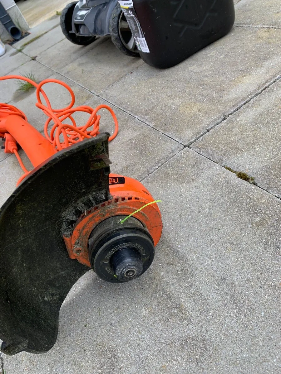 Black+Decker Gl250 Grass Trimmer 250W - Image 3